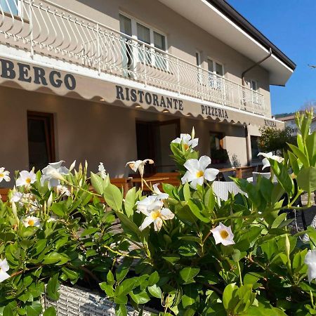 Hotel Riviera Magnano in Riviera Exterior foto